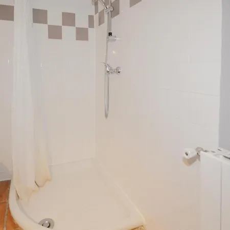 Дом отдыха Cozy In St Quentin La Poterie *