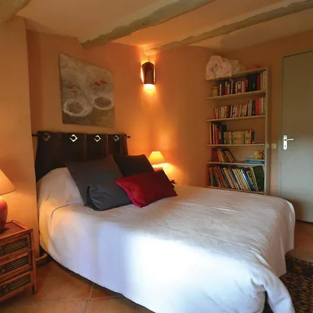 Cozy In St Quentin La Poterie