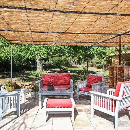 Cozy Home In St Quentin La Poterie *
